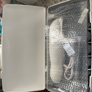 Hamilton Beach hand held mixer like New.